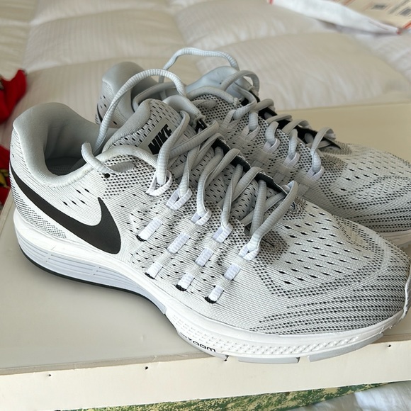 Nike Shoes - Nike Zoom Vomero XE Running Shoes 8